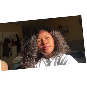 Meet your Posher, Kayla